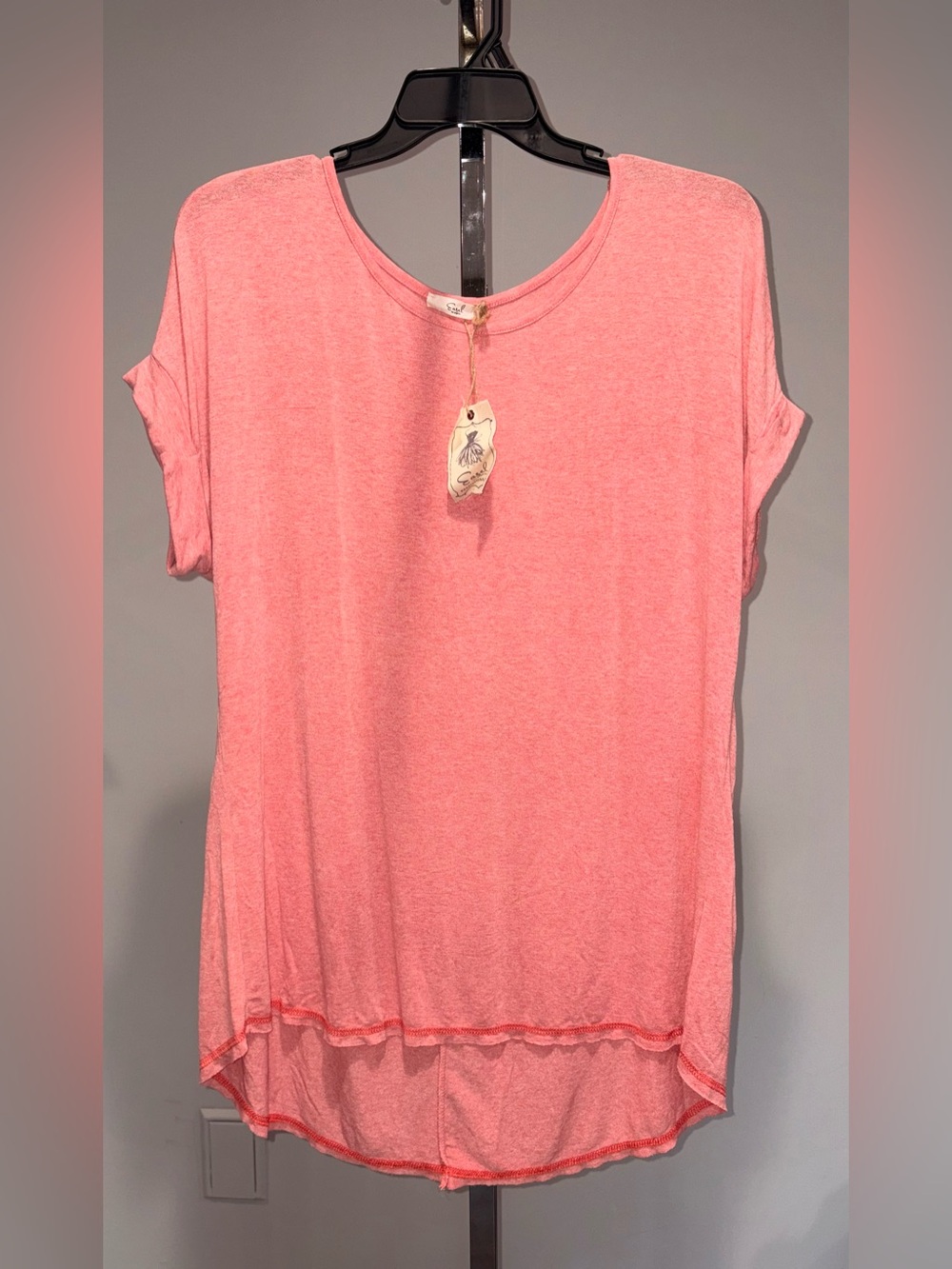Easel Coral Short Sleeve Tunic Tee